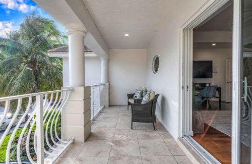 Birch Park Finger Streets House | BEACH TIME Steps to beach with Heated Pool and Game RoomSun Key RESlDENCES