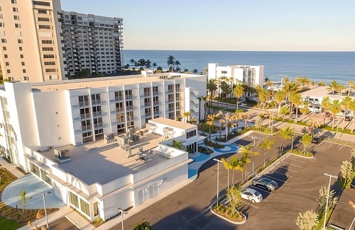 Lauderdale-by-the-Sea House | Beach Vacation! 4 Spacious Units Near El Prado Park, Water Sports, On-site Pool