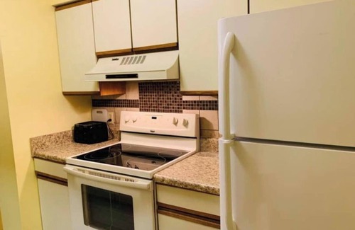 Myrtle Beach Condo | Beach View 1br Condo,Pool,Sm Dogs ok,FREE Tickets,H33