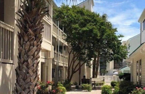 Myrtle Beach Condo | Beach View 1br Condo,Pool,Sm Dogs ok,FREE Tickets,H33
