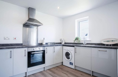 Llanelli Apartment | Beach View - 2 Bedroom Apartment - Llanelli