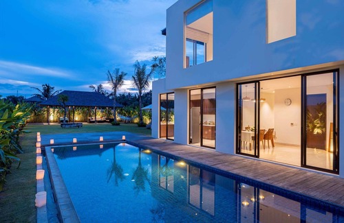 Ketewel Villa | Beach View 3 Bedrooms Brand New Stylish Private Pool Villa With Lawn & Gazebo