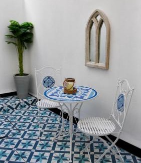 Folkestone House | Beach View, A Stunning 4 Bedroom House Opposite The Sea! Sleeps 10! Families, Friends, Contractors and Pets Welcome!