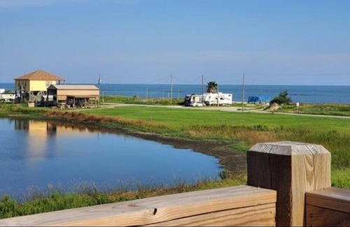 Cameron Parish House | Beach view house retreat