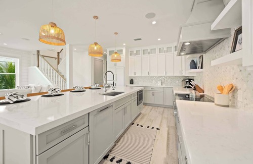 Bradenton Beach Apartment | Beach View Paradise - New Anna Maria Island Home