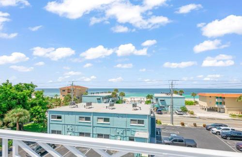 Bradenton Beach House | Beach View Paradise
