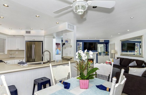 Townsite Condo | Beach View Steps to Sand, BBQ and Community Jacuzzi