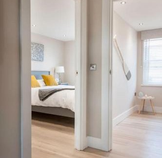 Salcombe Apartment | Beach View - Stylish Stay, Estuary Views & Luxury Spa Access