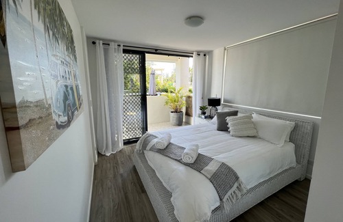 Margate House | Beach views Trendy across road from Suttons Beach Margate sea views Dual living