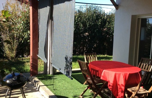 Bidart House | beach walk, charming villa with pool, terrace, quiet garden. swimming pool