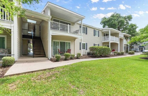 Demere Park Condo | Beach Walk -optional BIKES-Pool-Walk 2 PierVillage