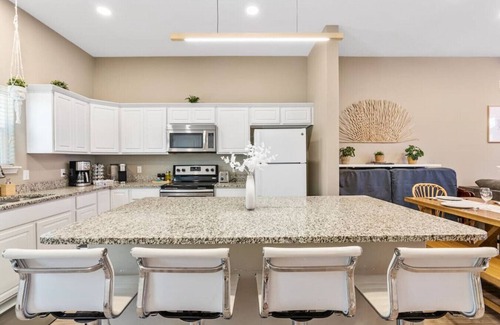 Corpus Christi Apartment | Beach Way · ❤ 5 MIN WALK TO WHITECAP BEACH❤ Heated Pool ❤Balcony