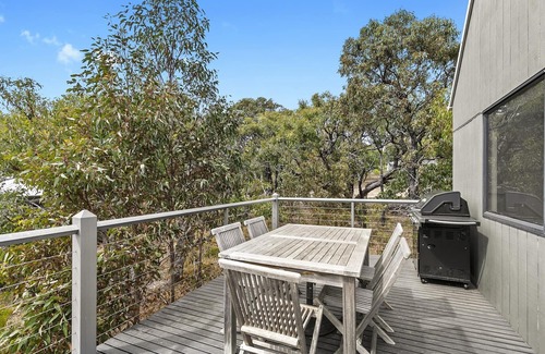 Fairhaven House | Beach Weekender I Bush Views