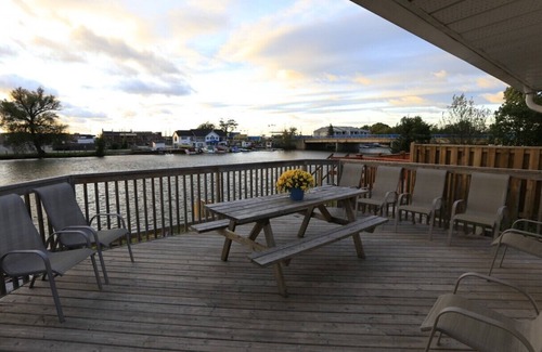 Wasaga Beach Cottage | Beach1*com - Riverfront Cottage 3 - Wasaga Beach