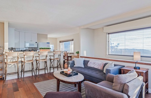 Sunset Cliffs House | Beachcliff 8 by AvantStay | 3BDR Oceanview Condo!