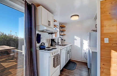 Oregon Coast Apartment | Beachcomber: Beachfront Escape Unit #1