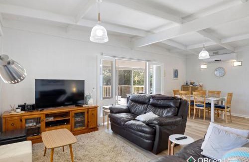 Smiths Beach House | Beachcomber Getaway
