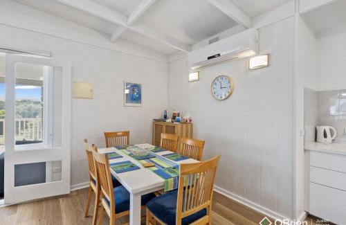 Smiths Beach House | Beachcomber Getaway