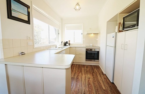Merimbula Apartment | Beachcomber - Unit 1 Pet Friendly Apartments Located on Fishpen