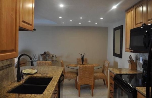 Longboat Key Condo | Beachcomber unit 204