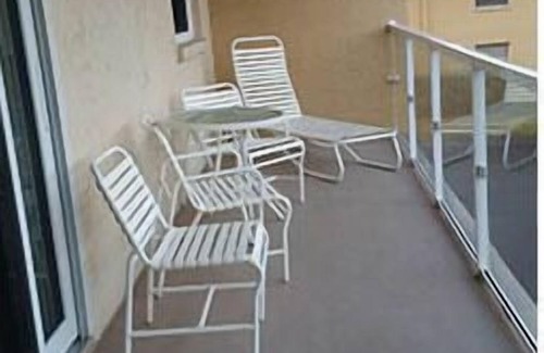 Longboat Key Condo | Beachcomber unit 205