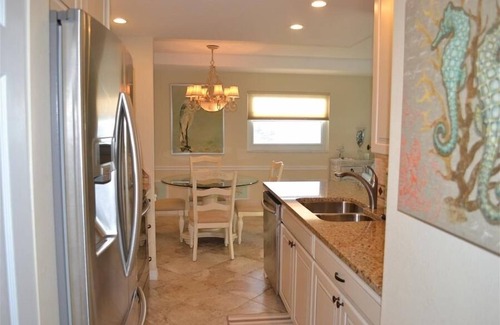 Longboat Key Condo | Beachcomber unit 402