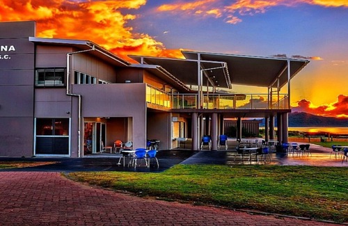 Umina Beach House | BEACHCOMBER - WATERFRONT UMINA BEACH WIFI