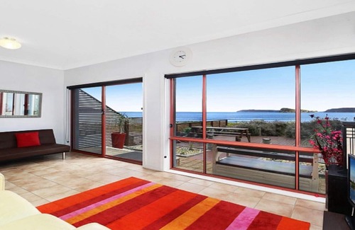 Umina Beach House | BEACHCOMBER - WATERFRONT UMINA BEACH WIFI