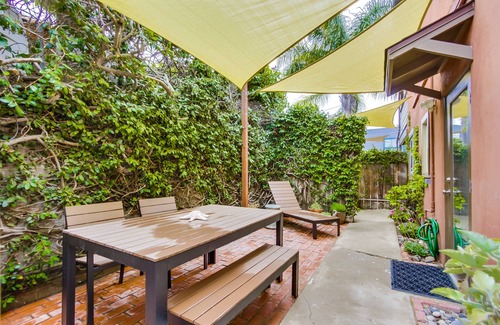 Beach Barber Tract Apartment | Beachcombers Hideaway, Dog Friendly, Enclosed Patio, 1 Block to Beach