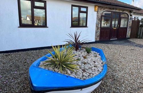 Padstow Cottage | BEACHCOMBERS, pet friendly, character holiday cottage in St Merryn