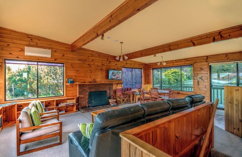 Coles Bay House | Beachcroft - Freycinet Holiday Houses