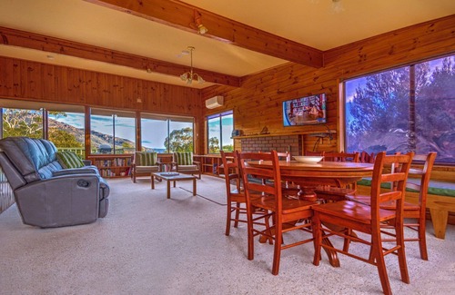 Coles Bay House | Beachcroft - Freycinet Holiday Houses