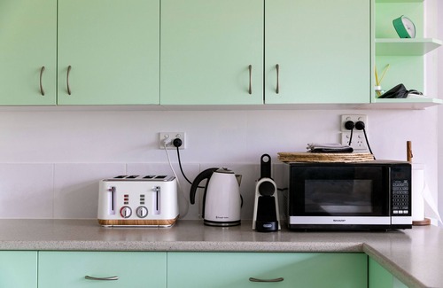 Yamba House | BEACHED @ YAMBA - Water Views, Pet Friendly and Air-con