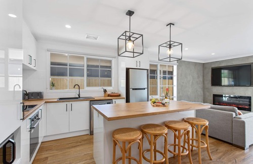 Blairgowrie House | Beaches in Blairgowrie - close to beaches, pet friendly and boat parking!