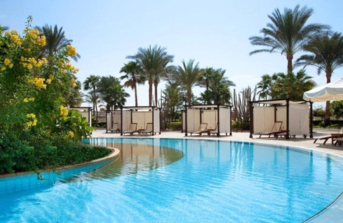 Ras Umm Sid Hotel | Beachfront Adults-Only Escape w/Spa, Tennis & Aerobics l 2 Spacious Rooms