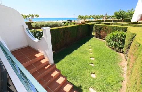 L'Hospitalet de l'Infant Ski Chalet | Beachfront family house with pool - UHC ARENAL 332