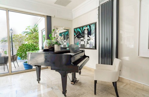 Galt Mile Condo | Beachfront Studio overlooking the Atlantic Ocean