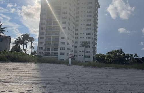 Lauderdale-by-the-Sea Condo | Beachfront Condo located in Lauderdale by the Sea!