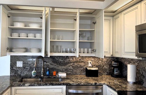 Lauderdale-by-the-Sea Apartment | Beachfront Penthouse~Private Deck View~Heated Pool