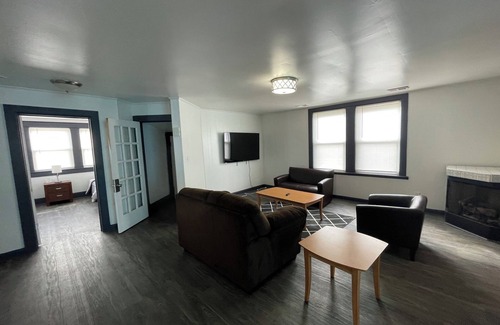 Bayview Apartment | Beachfront 2 Bed/1 Bath Apartment with Amazing View!