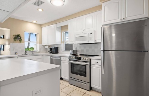 Nokomis Condo | Beachfront 2 Bedroom Condo on Casey Key
