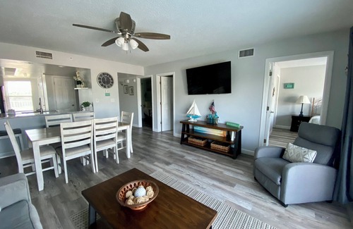Fort Walton Beach Condo | Beachfront 2BR Condo- Pool, Fitness Room, WiFi, W/D- Okaloosa Island near Destin