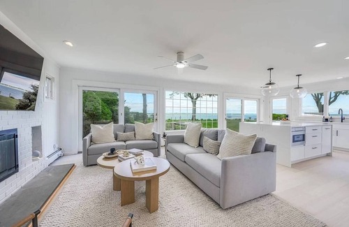 Hampton Bays Cottage | Beachfront 3-bedroom cottage on 1.2 private acres, just renovated!