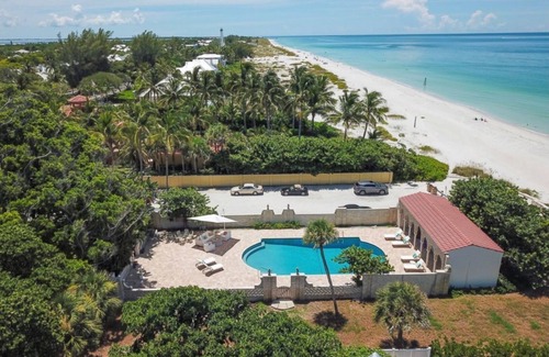 Downtown Boca Grande Historic District House | BEACHFRONT 3 BEDROOM, 3 BATH HOME WITH POOL IN BOCA GRANDE, FLORIDA
