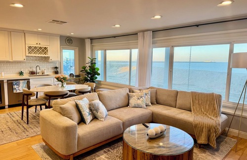 Harbor House | Beachfront 3-bedroom home centrally located on the Long Beach peninsula