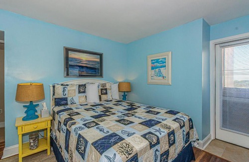 Myrtle Beach House | Beachfront 3 Bedroom 2 Bath Condo Palms 1201