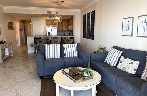 Fort Walton Beach Condo | Beachfront 3BR ~ Huge Balcony ~ 2 Pools - Free Beach Searvice