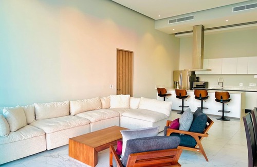 Flamingos Apartment | Beachfront 3BR-3BA SunsetParadise