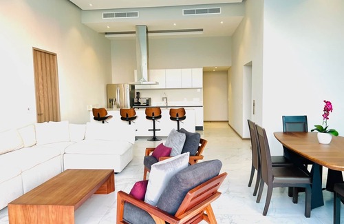 Flamingos Apartment | Beachfront 3BR-3BA SunsetParadise