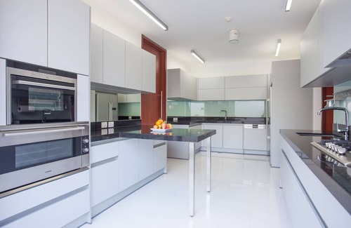 Cherngtalay Villa | Beachfront 4 Bedroom villa in Bangtao, Phuket